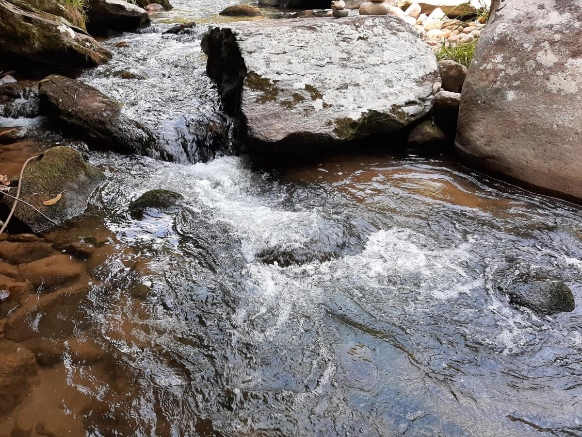 Casa Rosa Lumiar, Cachoeira Particular E Fazendinha Екстериор снимка