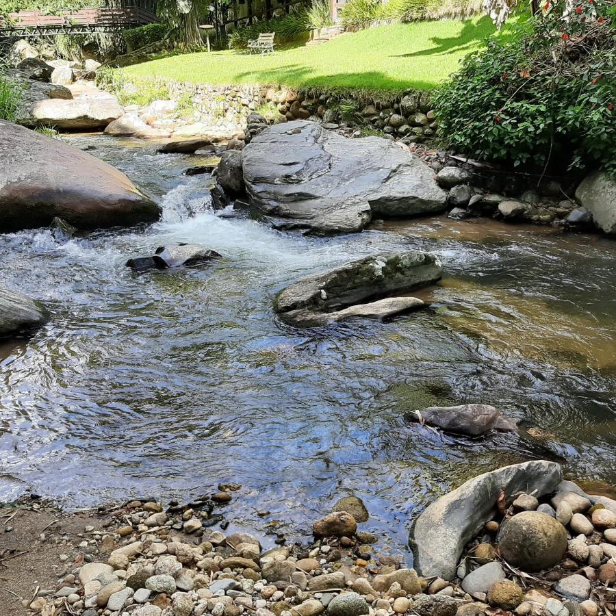 Casa Rosa Lumiar, Cachoeira Particular E Fazendinha Екстериор снимка